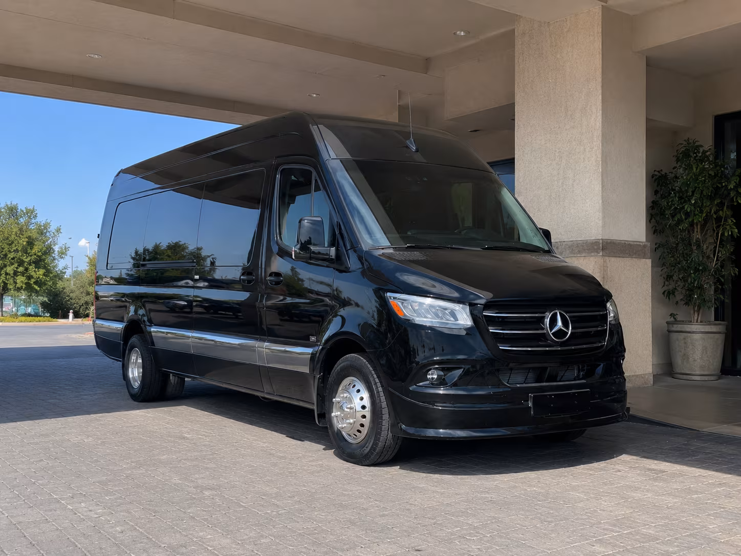 Kansas City Winery Tour & Pub Crawl Transportation